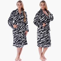 斑马纹珊瑚绒睡袍
